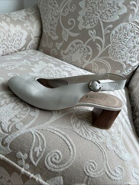 Comfort heel slingback in White Leather by Office London